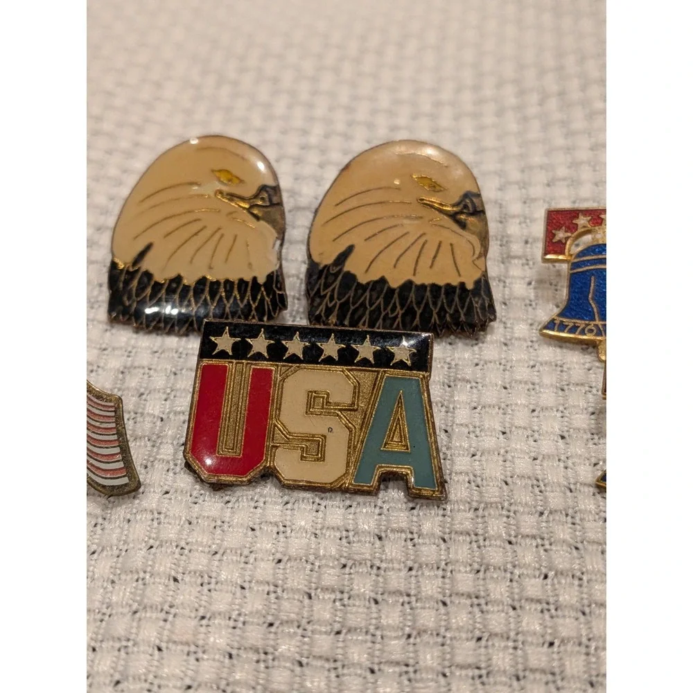 Vintage Patriotic Pin Lot 8 USA Flag Eagle Liberty Bell Bicentennial‎ 1976 Hat